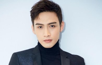 张彬彬大半夜加餐被工作人员抓包,他还有哪些搞笑举动?