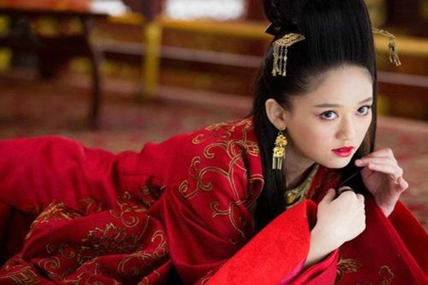 欲练神功,挥刀自宫,为何练葵花宝典必须自宫?