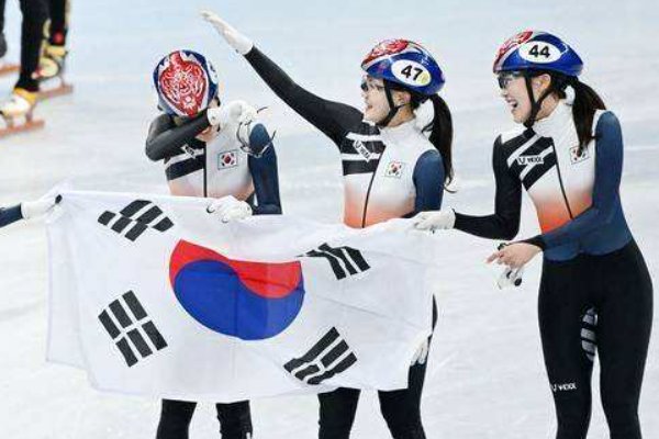韩国女子短道速滑选手金雅朗的抢跑是失误还是策略？