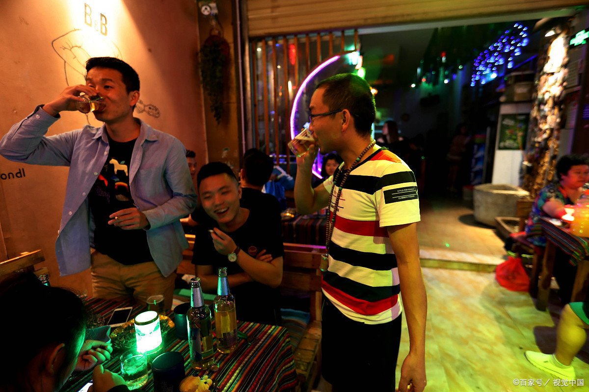 云南昆明严重车祸致2人死亡，详情公布，其中哪些细节值得关注？