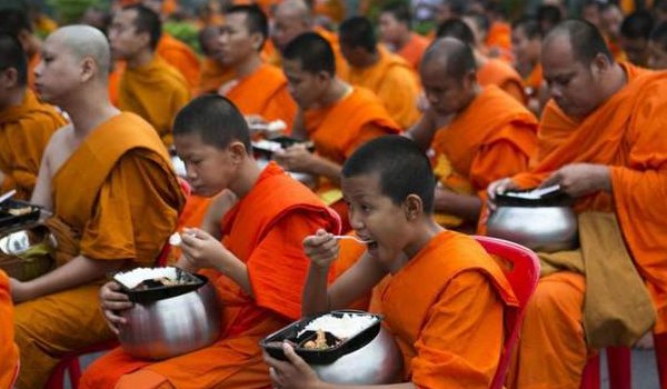 和尚洗脸姿势是怎样