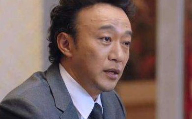 《突围》吕德光扮演者为什么换脸？