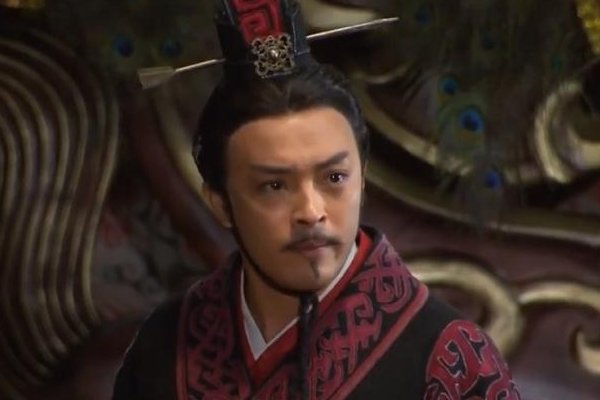 赢驷和嬴政是什么关系？