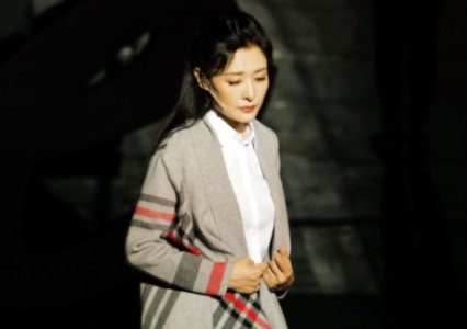 周涛素颜现身深圳被群众偶遇，她的状态怎么样？