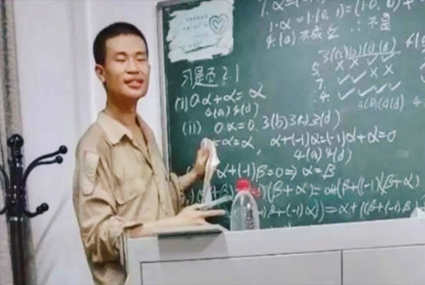 90后北大老师韦东奕谈爆红，走红全网后对他来说有何改变？