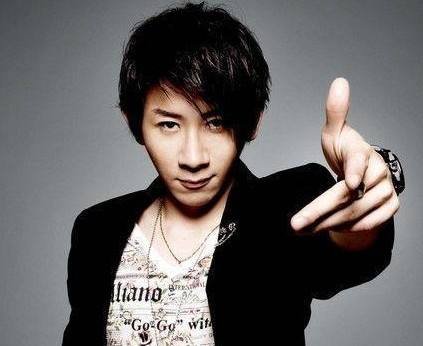 刘谦把碎纸条变成了面条，魔术中有何奥秘？