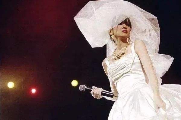 梅艳芳为什么会得子宫颈癌?