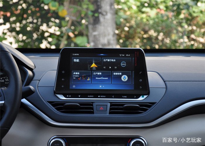 有人说日产天籁是移动的大鲨鲨,这是为什么呢?