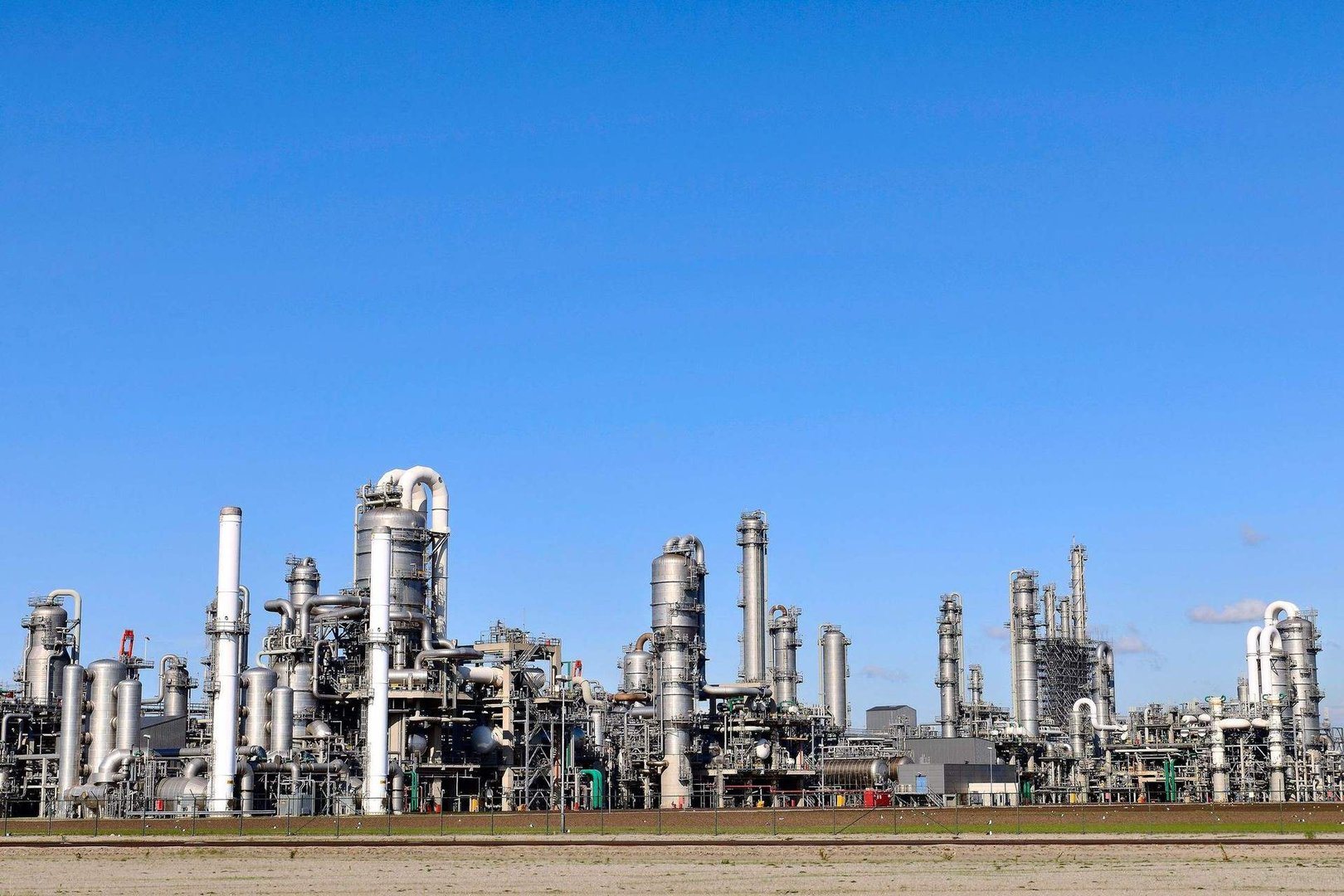 塔里木盆地发现10亿吨级超深油气区，这会带来多大的价值？