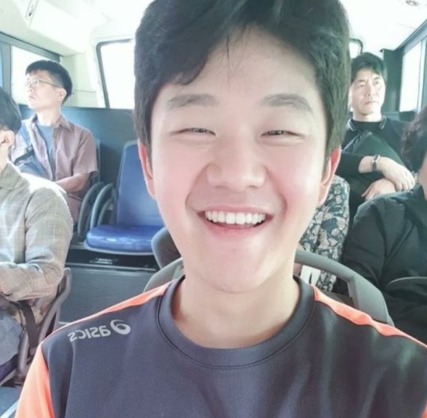 歌手崔成奉假借患癌敛财10亿，他为何会有如此举动？