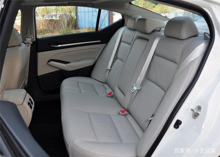 有人说日产天籁是移动的大鲨鲨,这是为什么呢?