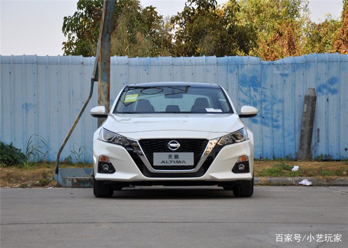 有人说日产天籁是移动的大鲨鲨,这是为什么呢?