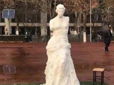 河北一麻醉专业学生堆出维纳斯雪人，你觉得这个雪人堆得好看吗？