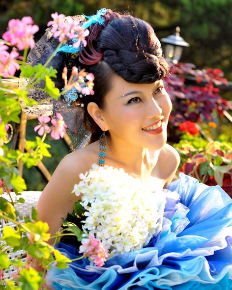 乌兰图雅和乌兰托娅是同一个人吗？