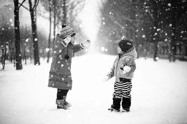 “成语青梅竹马”出自哪位诗人的作品?这句古诗词有何寓意?