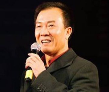 侯耀文已经离世13年，被戴志诚夺走的漂亮媳妇，现在过的怎么样了？