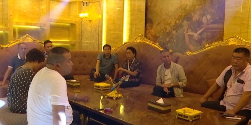 男子走出足疗店后身亡，谁该为死者负责？