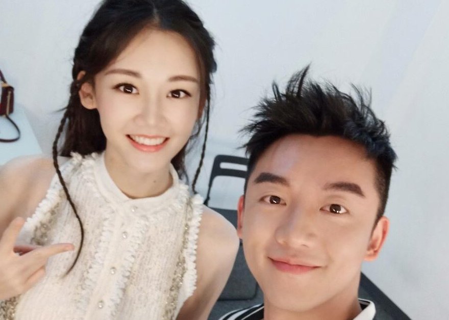 苗苗是怎么认识郑恺的？