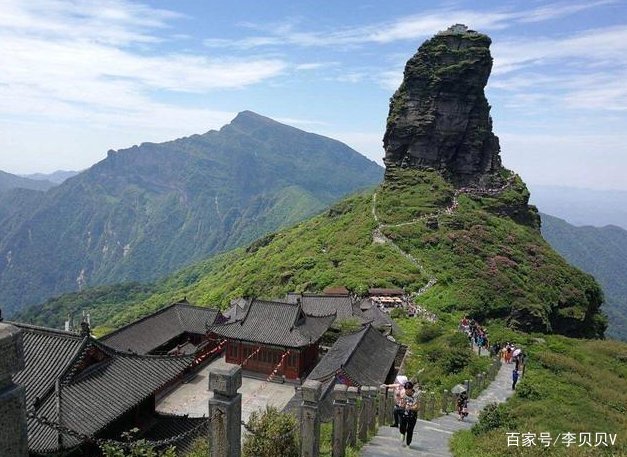 5A景区梵净山石壁被游客刻字，为什么当场没人阻止?