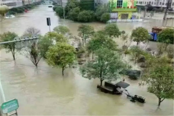 江西洪涝灾害致56.2万人受灾，洪涝灾害的原因是什么？