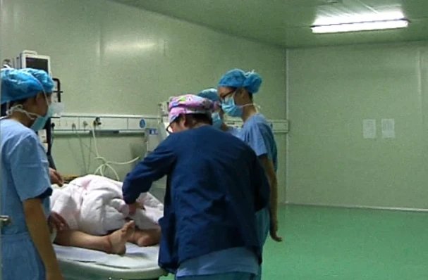 男子走出足疗店后身亡，谁该为死者负责？