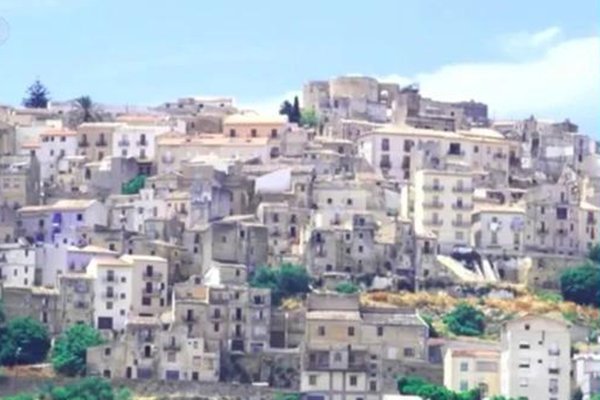 意大利将以7.8元出售房屋，我们普通人可以申请购买吗？