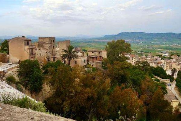 意大利将以7.8元出售房屋，我们普通人可以申请购买吗？