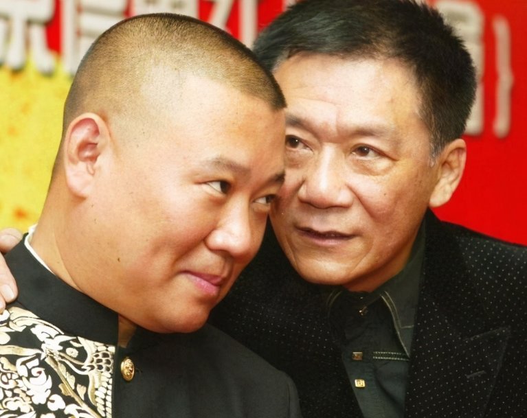 侯耀文已经离世13年，被戴志诚夺走的漂亮媳妇，现在过的怎么样了？