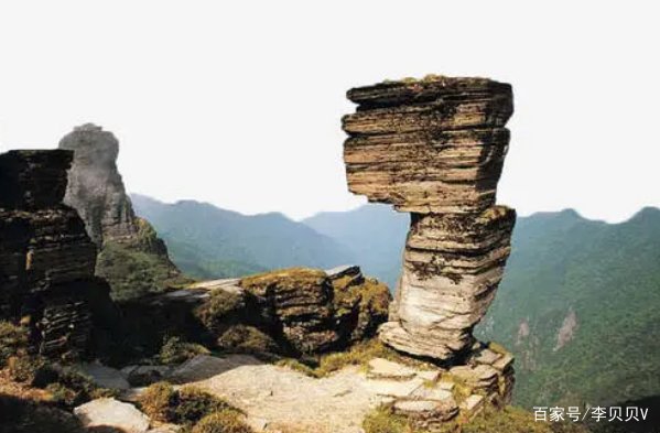 5A景区梵净山石壁被游客刻字，为什么当场没人阻止?