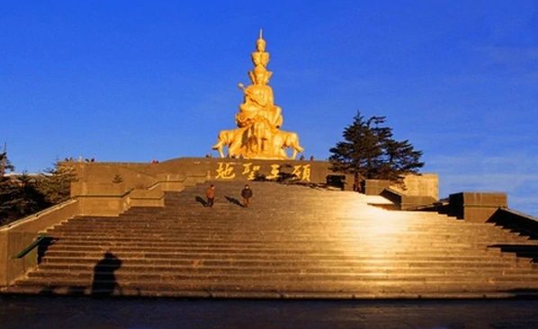 成都到峨眉山多少公里？