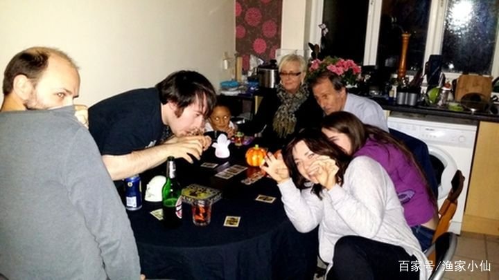 有哪些纸牌游戏适合在火车上面玩？有人数限制吗？