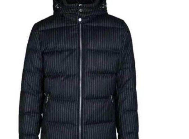 杰克琼斯的羽绒服怎么洗？含绒量%70,面料%100聚酯纤维