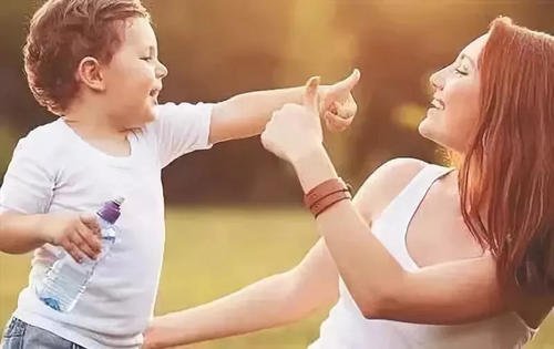 外卖哥两年帮27位走失者回家，父母该如何避免孩子走失？