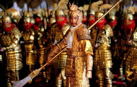 满城尽带黄金甲讲的是什么故事？