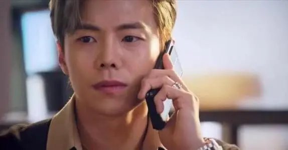 顶楼中洛根李被朱丹泰炸死最后是如何复活的？