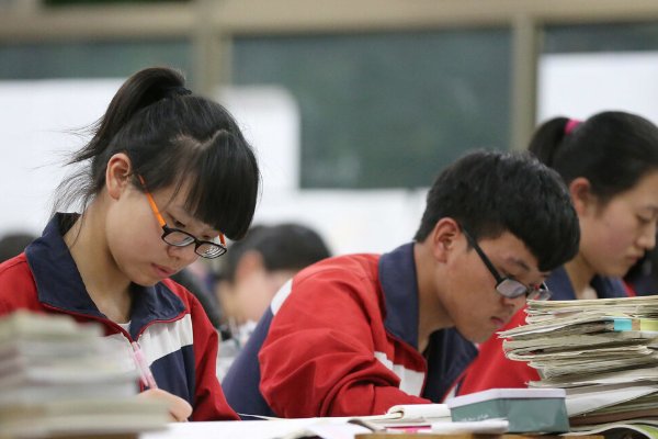 高考已经结束了，在什么时候可以查询高考成绩？