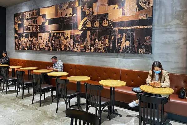 北京一咖啡厅不接受不点单顾客逗留店里，这是强买强卖吗？