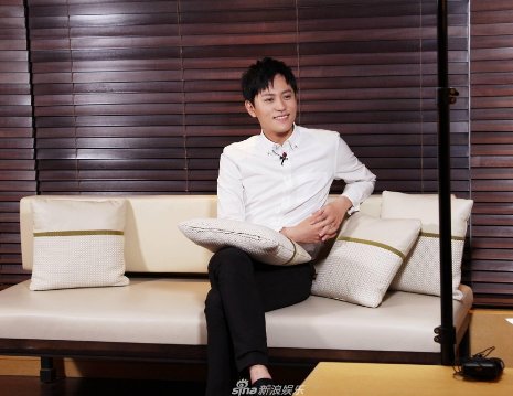 秦俊杰怒怼经纪人是什么情况？