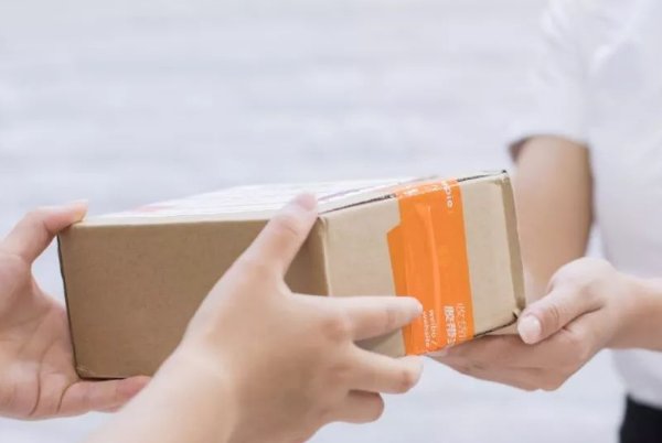 录取通知书不得投递至快件箱自提点，你赞成这个做法吗？