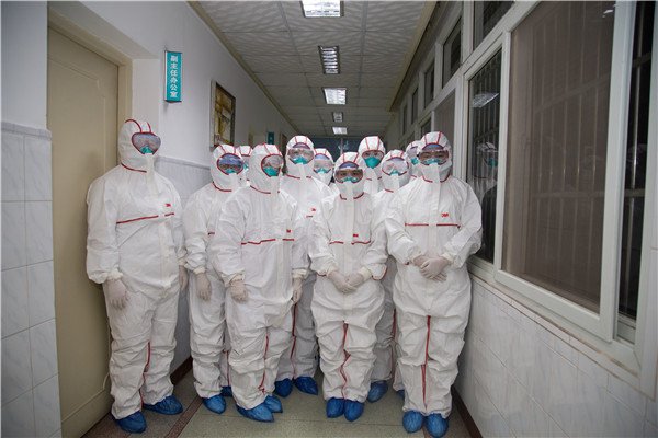 额济纳旗医护穿10层衣服保暖，这里的温度为何这么低？