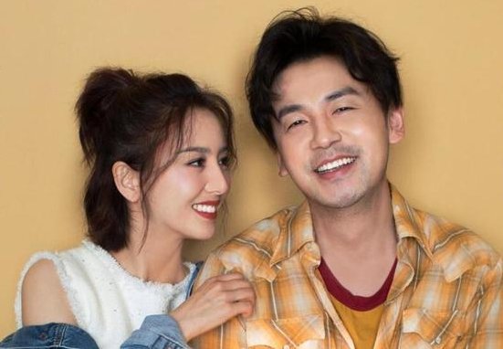 雷佳音因佟丽娅上热搜，妻子发照片反击：婚姻的分寸感有多重要？