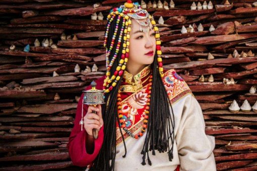 哪首歌的歌词是“你见 或者不见我 我就在这里不悲不喜” 急！！！！