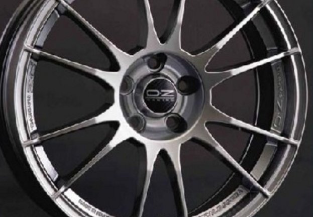 一般轿车换轮毂得多少钱？详细点，谢谢！！！