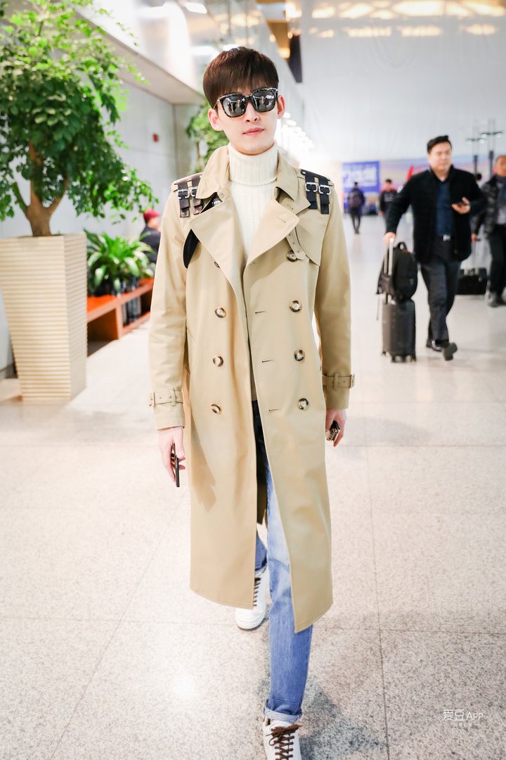 张翰又吃牛肉面被网友热议，这到底是一个什么梗？