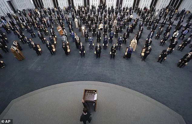 叙利亚总统讲话突感昏厥，被迫离开会议多长时间？