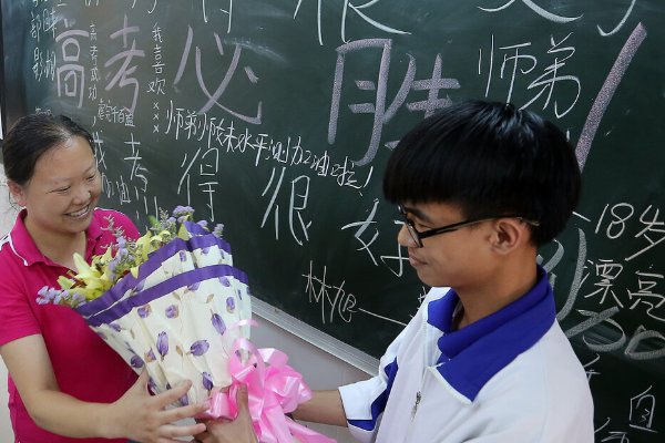 高考已经结束了,在什么时候可以查询高考成绩?