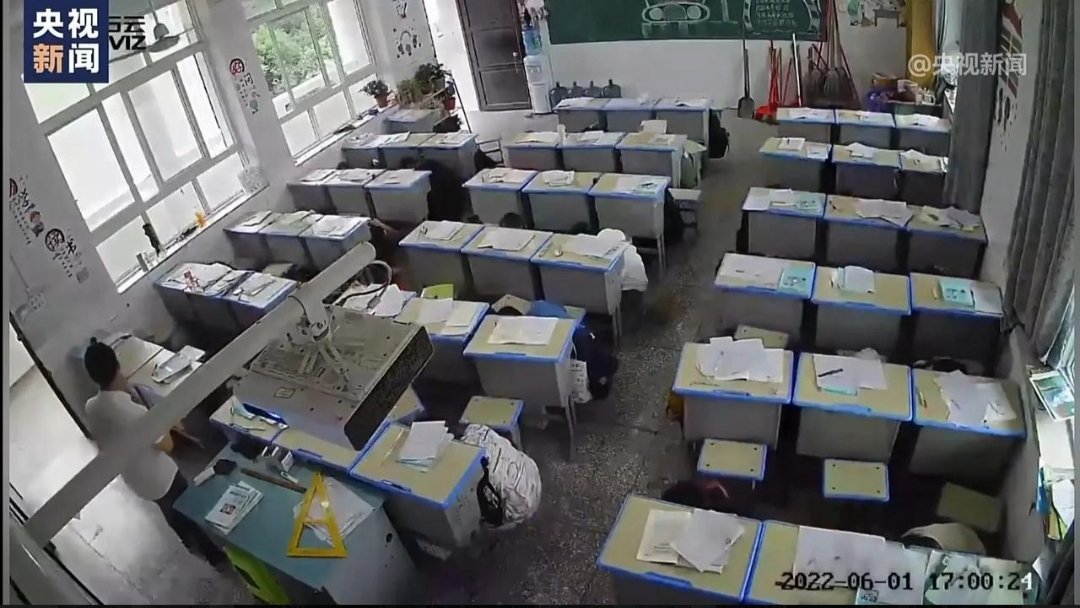 四川学生遇地震全班1秒钟避险，他们是怎么做到的？