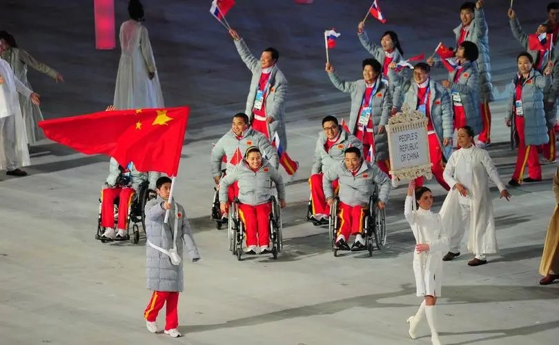 中国首次参加冬季残奥会是在哪一年?