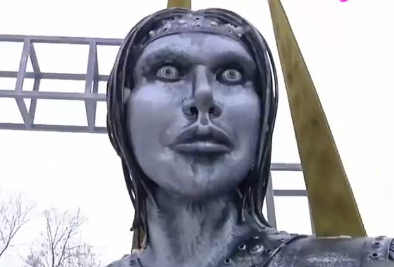 俄罗斯雕像因太吓人建成3天后被拆除，你对此怎么看？