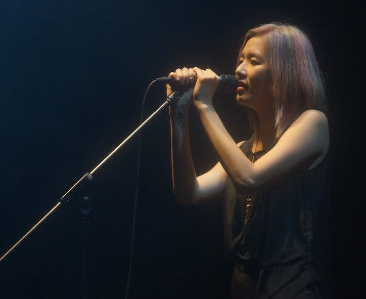 求《宝贝》的歌词，张悬的。